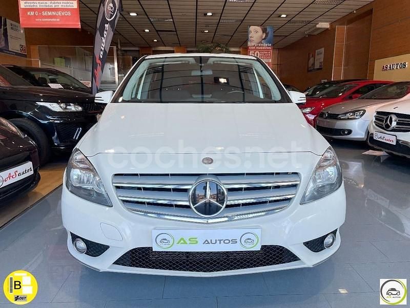 Usado Mercedes B180 109 CV (80 kW) 2012 Blanco Utilitario