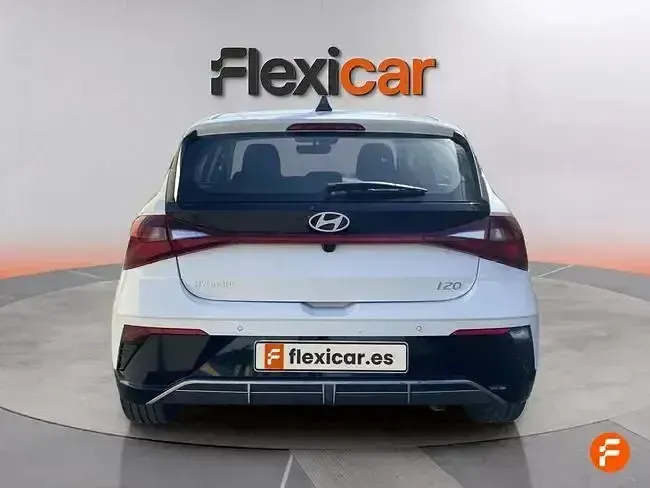 Usado Hyundai i20 100 CV (73 kW) 2024 Blanco Utilitario