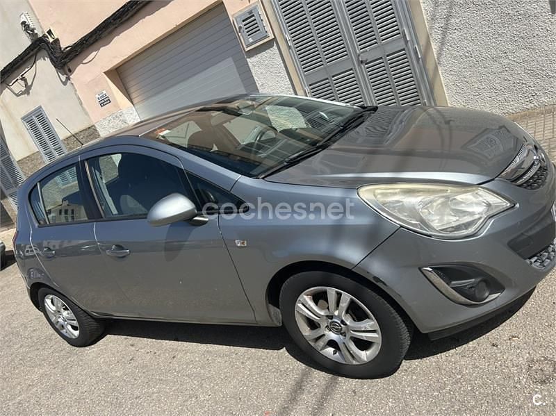 Gris / plata Usado 2013 Opel Corsa Selective Berlina | 4100 € (Precio justo) - Imagen 1/4