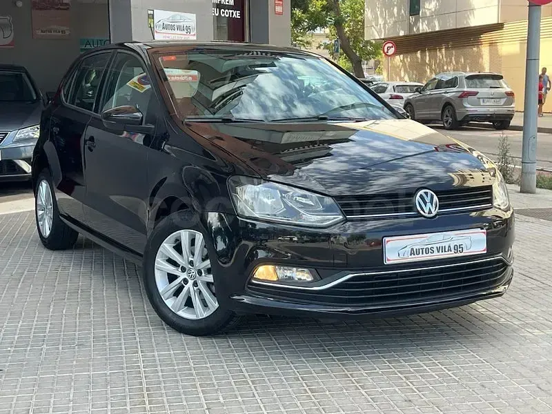 Usado VW Polo Sportline 90 CV (66 kW) 2017 Negro Berlina