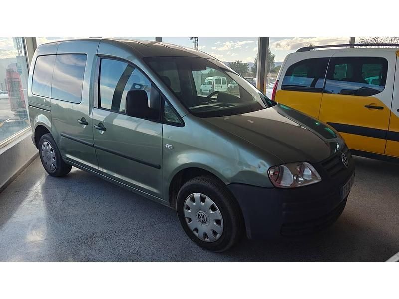 Usado VW Caddy 104 CV (76 kW) 2006 Verde Monovolumen