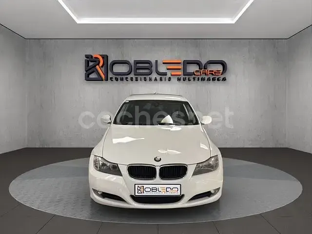 Usado BMW 318 143 CV (105 kW) 2011 Blanco Familiar