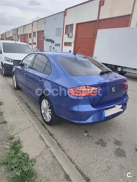 Usado Seat Toledo Style 110 CV (80 kW) 2016 Azul Utilitario