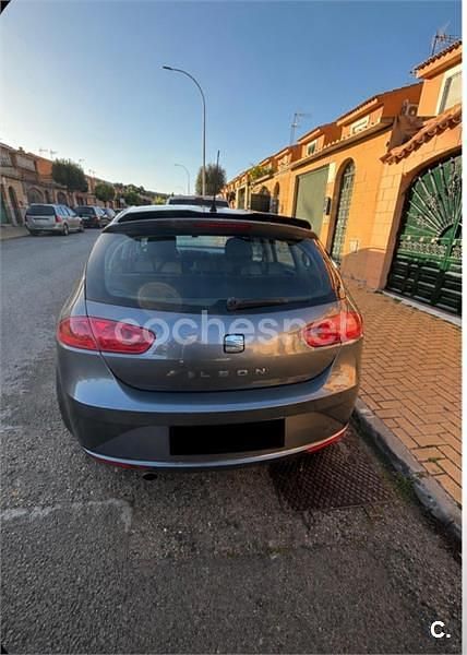 Usado Seat Leon Copa 105 CV (77 kW) 2012 Gris / plata Berlina