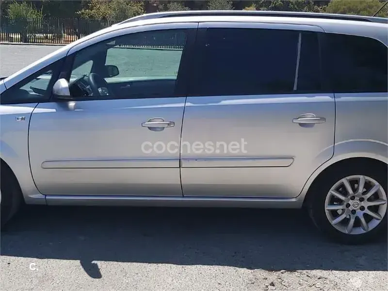 Usado Opel Zafira Enjoy 120 CV (88 kW) 2006 Gris / plata Monovolumen
