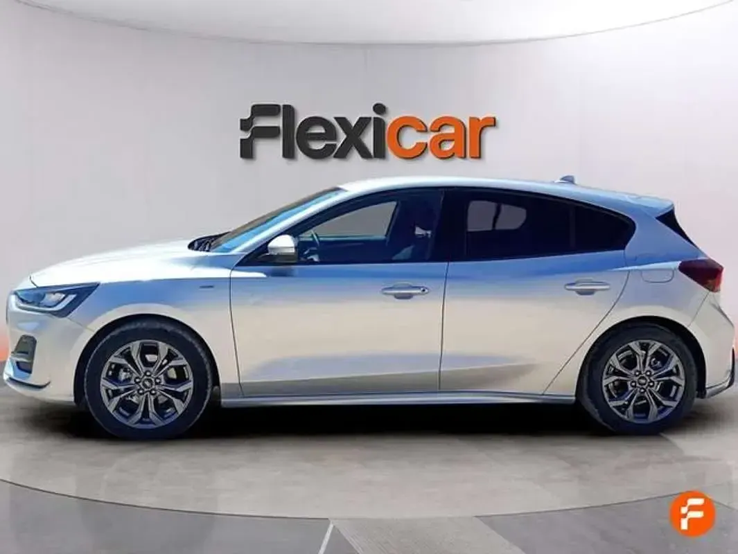 Usado Ford Focus ST-Line X 155 CV (114 kW) 2023 Gris Berlina