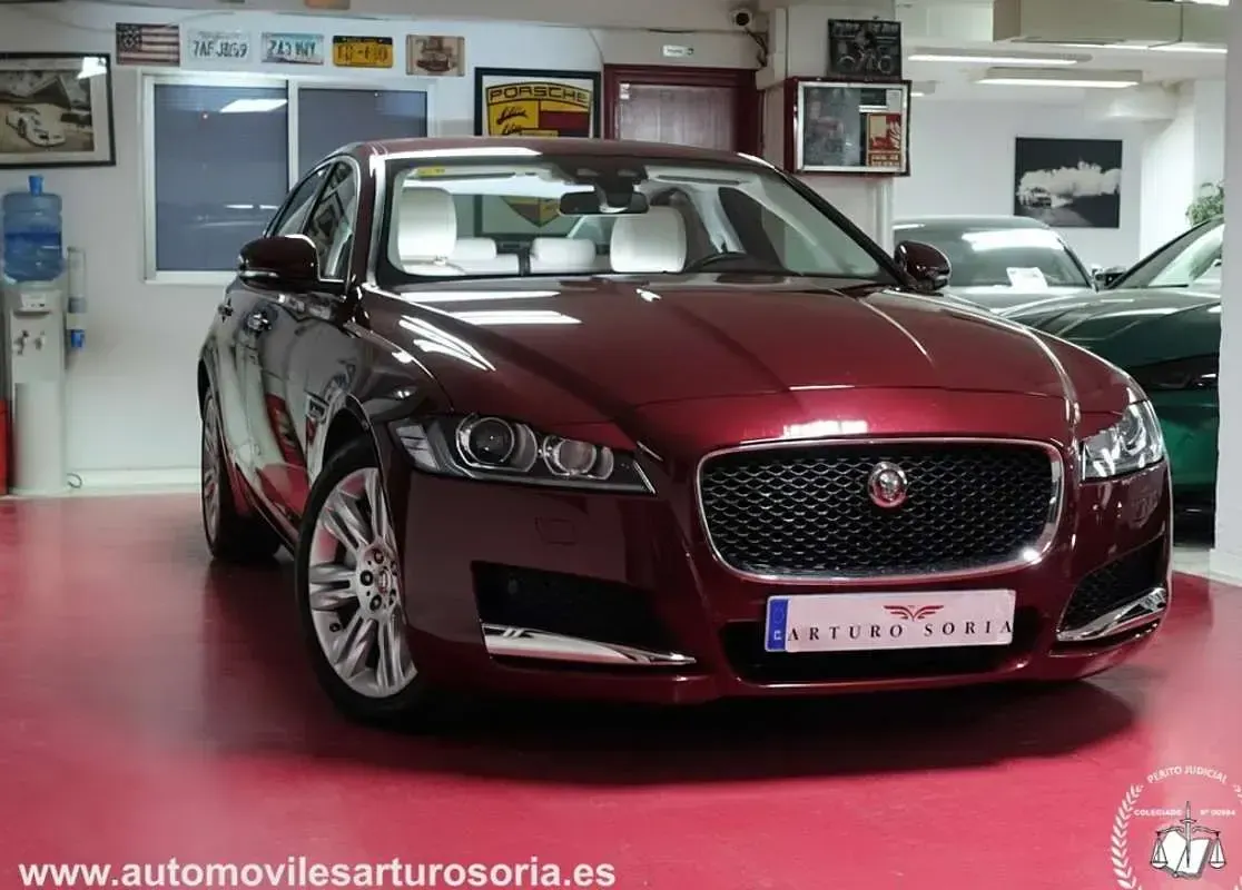 Usado Jaguar XF Portfolio 179 CV (131 kW) 2016 Burdeos Berlina