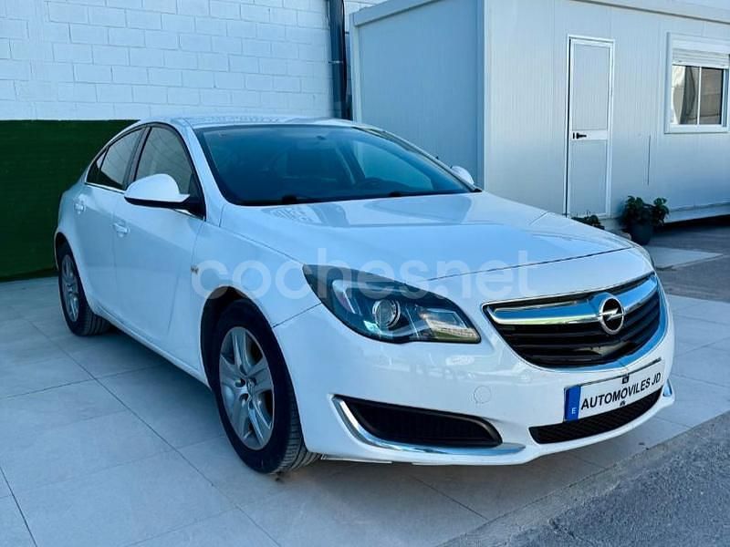 Usado Opel Insignia Selective 136 CV (100 kW) 2016 Blanco Berlina
