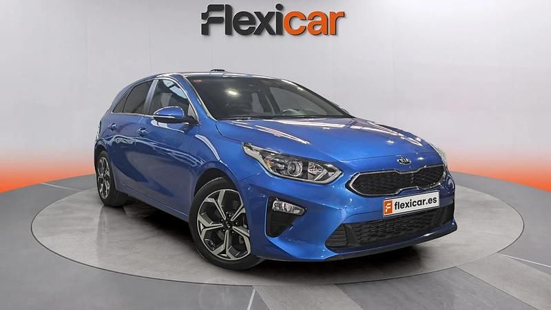 Usado Kia Ceed 120 CV (88 kW) 2019 Azul Utilitario