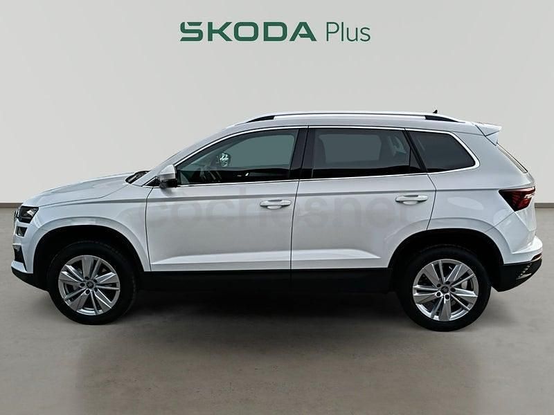 Usado Skoda Karoq Selection 116 CV (85 kW) 2025 Blanco SUV