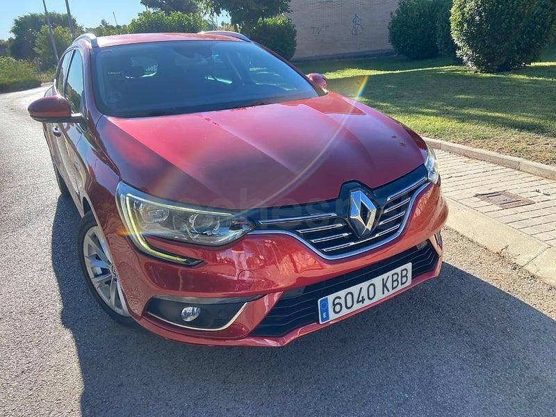 Usado Renault Mégane GrandTour Bose Edition 130 CV (95 kW) 2017 Granate Familiar