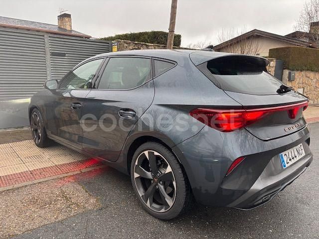 Usado Cupra Leon 150 CV (110 kW) 2025 Gris / plata Berlina