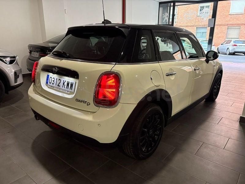 Usado Mini Cooper D 116 CV (85 kW) 2019 Beige Utilitario