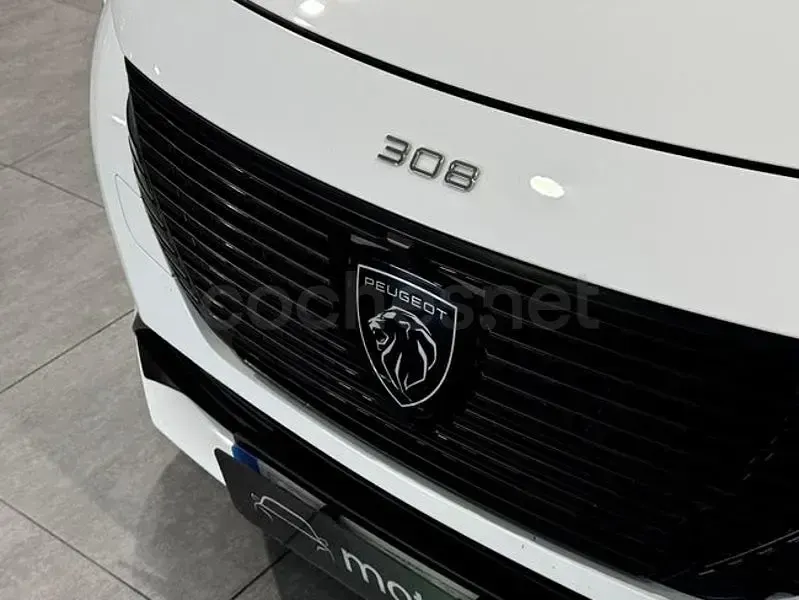 Usado Peugeot 308 Active 130 CV (95 kW) 2022 Blanco Berlina