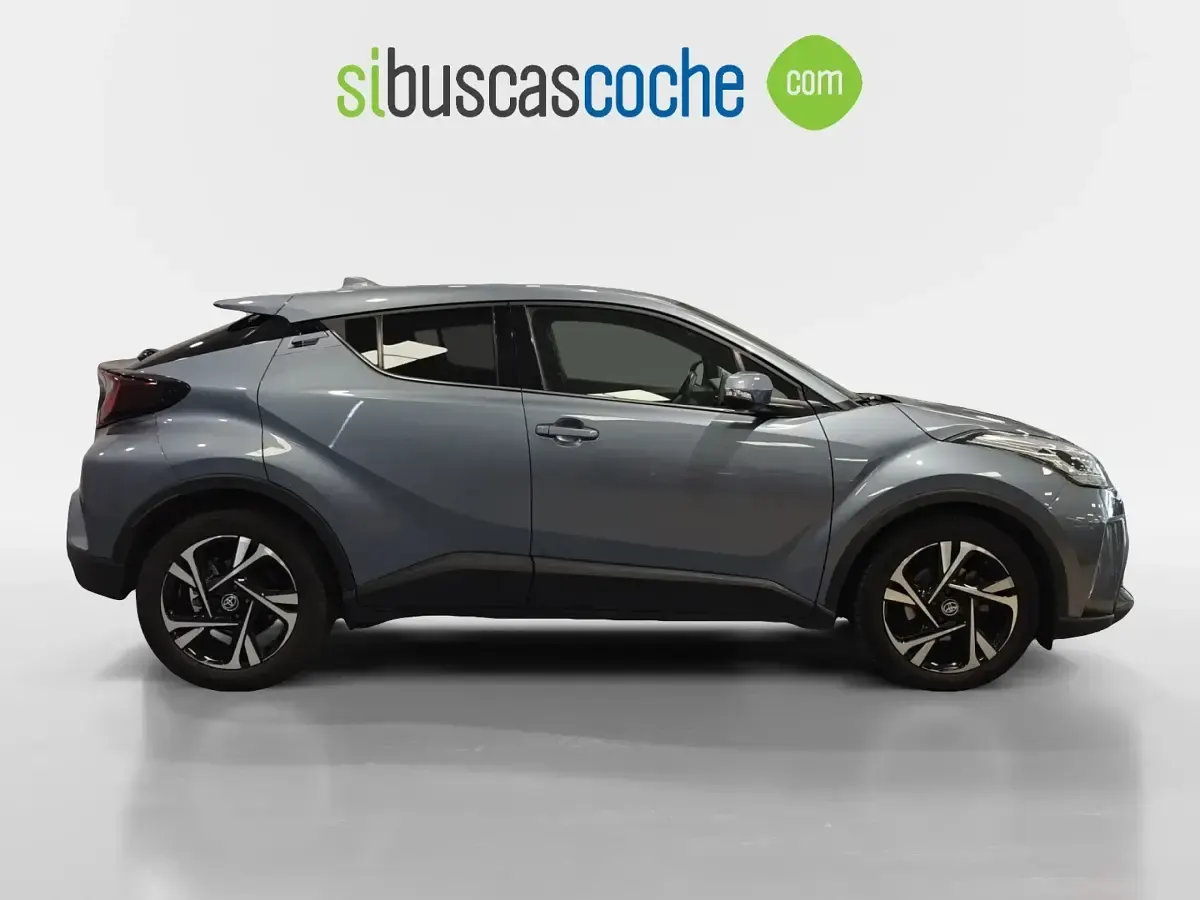 Usado Toyota C-HR Advance 98 CV (72 kW) 2022 Gris/plata SUV