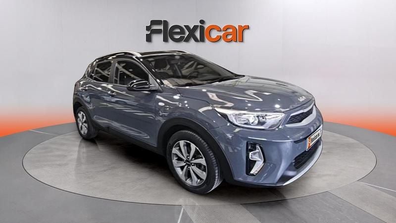 Usado Kia Stonic Plus 84 HP (61 kW) 2022 Cinzento SUV