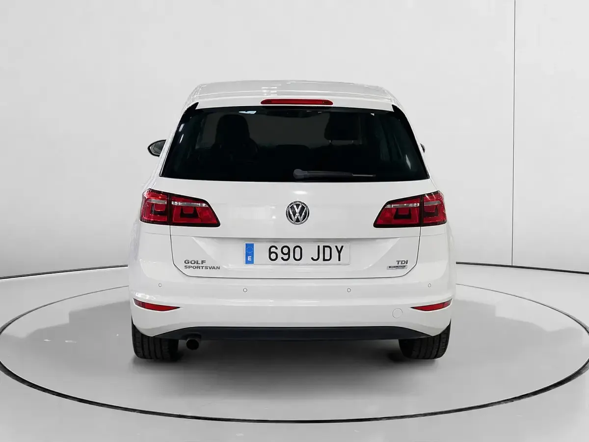 Usado VW Golf VII Sportline 110 CV (80 kW) 2015 Blanco Utilitario