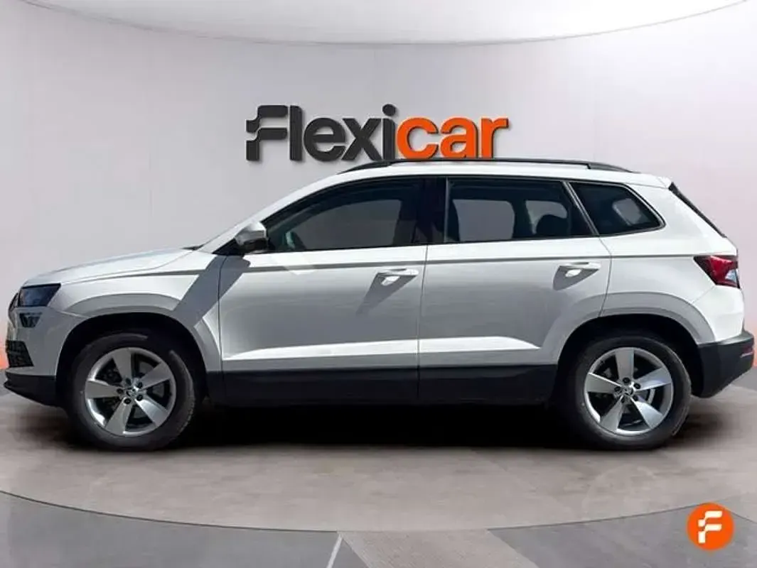 Usado Skoda Karoq Ambition 150 CV (110 kW) 2021 Blanco SUV