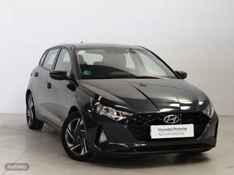 Usado Hyundai i20 99 CV (72 kW) 2022 Aurora grey Utilitario