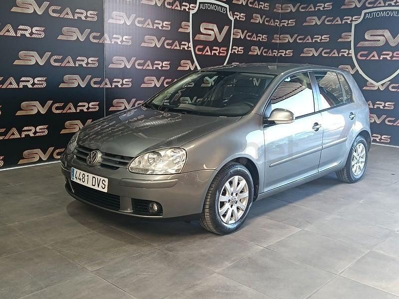 Usado VW Golf IV Highline 102 CV (75 kW) 2006 Gris / plata Berlina