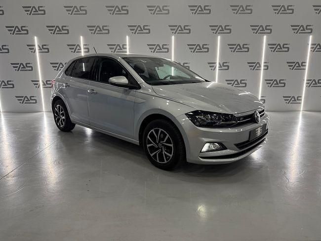 Usado VW Polo 75 CV (55 kW) 2018 Gris Utilitario