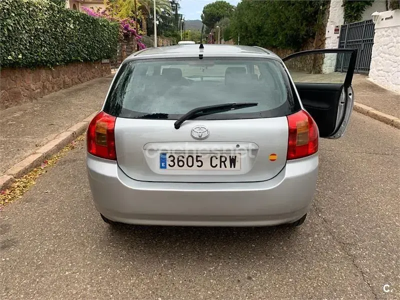 Usado Toyota Corolla Sol 90 CV (66 kW) 2004 Blanco Berlina
