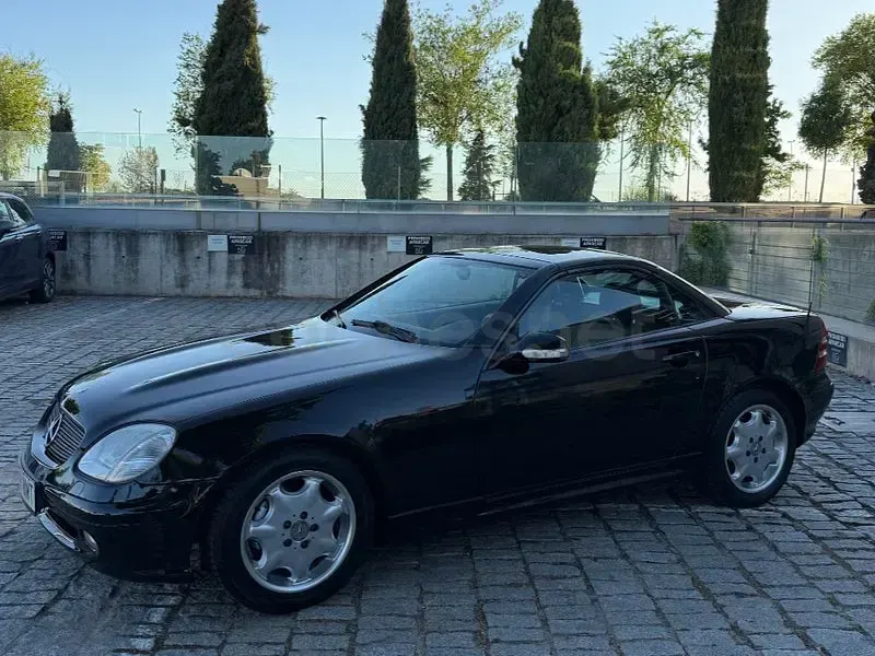 Usado Mercedes SLK200 163 CV (119 kW) 2002 Negro Descapotable