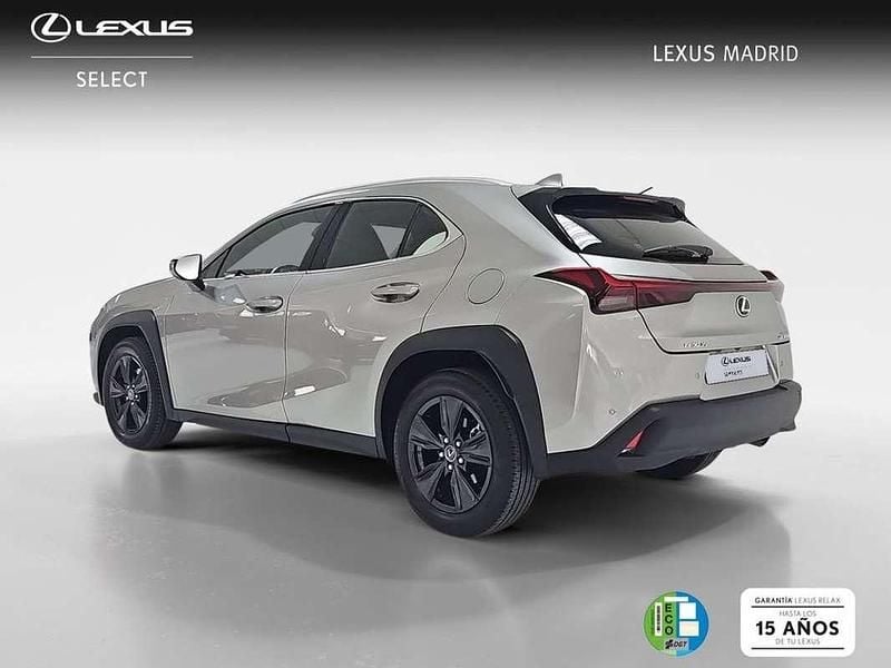 Usado Lexus UX 300h 200 CV (147 kW) 2025 Plateado SUV