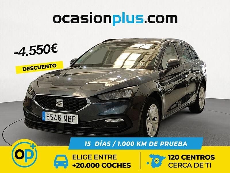 Usado Seat Leon Style 110 CV (80 kW) 2022 Gris / plata Familiar