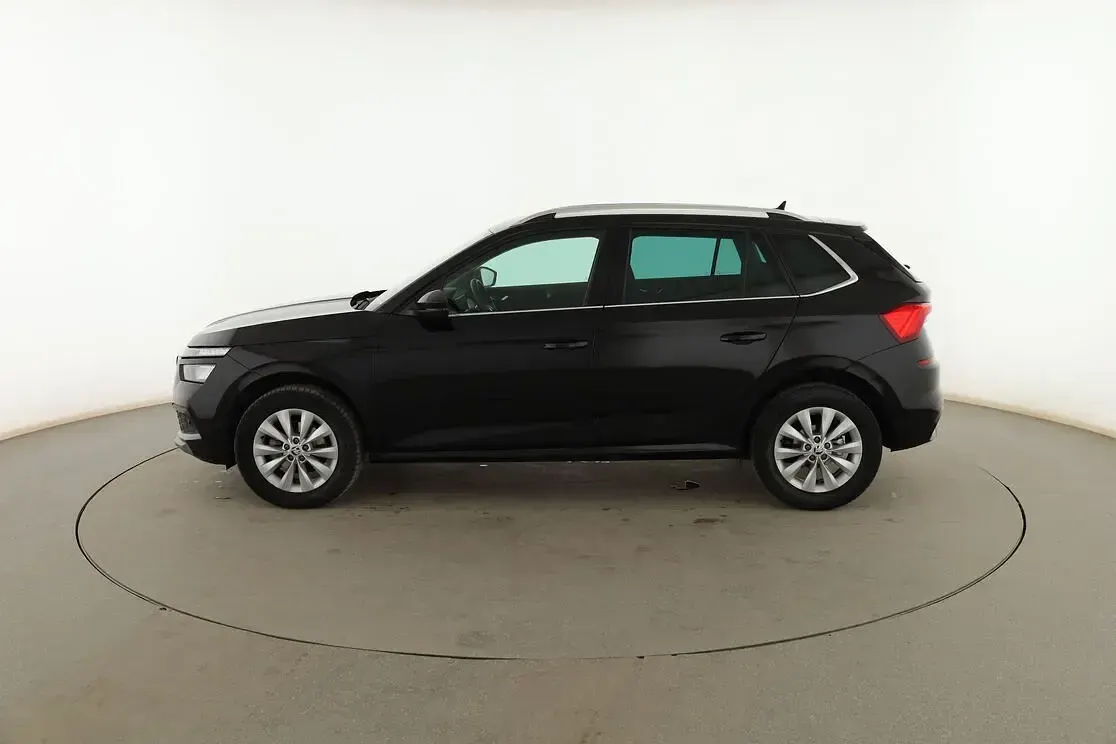 Usado Skoda Kamiq Ambition 110 CV (80 kW) 2022 Negro SUV