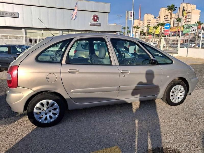 Usado Citroën Xsara Picasso 117 CV (86 kW) 2003 Gris Monovolumen