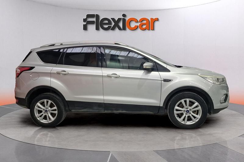 Usado Ford Kuga Trend 120 CV (88 kW) 2018 Gris SUV