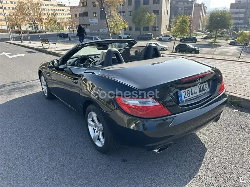 Usado Mercedes SLK200 184 CV (135 kW) 2012 Negro Descapotable