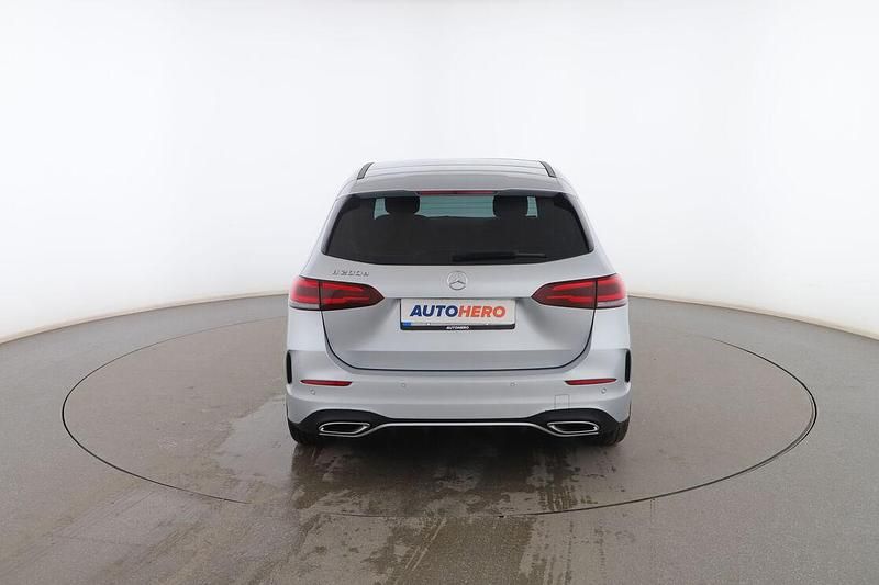 Usado Mercedes B200 AMG line 150 CV (110 kW) 2019 Gris Monovolumen