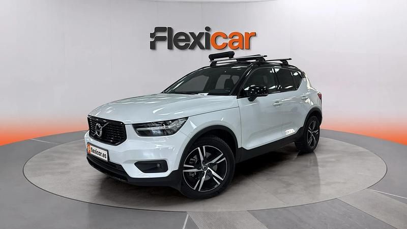 Käytetty Volvo XC40 R-Design 190 HP (139 kW) 2019 Valkoinen Katumaasturi