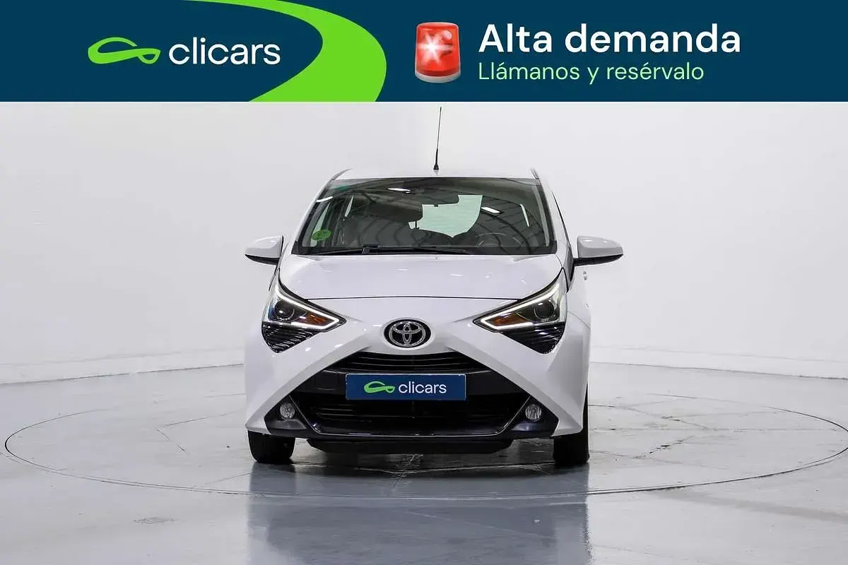 Usado Toyota Aygo X-play 72 CV (52 kW) 2021 Blanco Utilitario