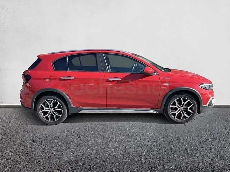 Usado Fiat Tipo Cross 130 CV (95 kW) 2022 Rojo Berlina