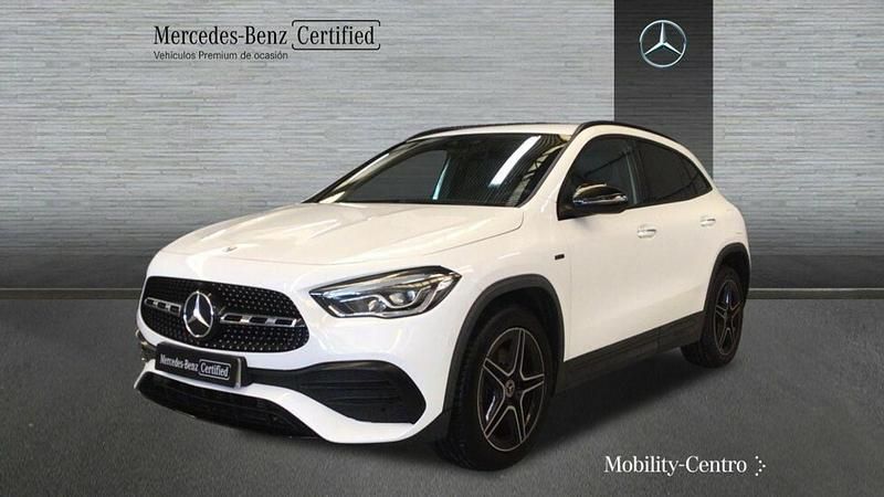 Blanco polar pintura unicolor Usado 2020 Mercedes GLA250 AMG line SUV | 34.900 € (Un poco caro) - Imagen 1/4
