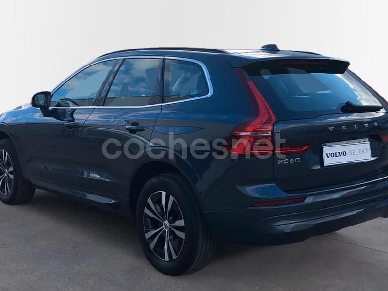 Usado Volvo XC60 Momentum 197 CV (144 kW) 2021 Azul SUV