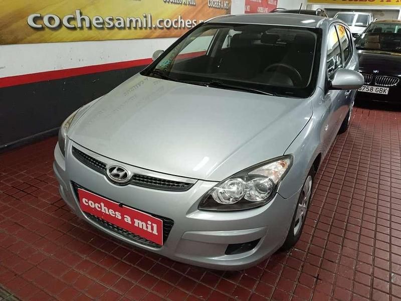 Usado Hyundai i30 Classic 109 CV (80 kW) 2009 Beige Utilitario