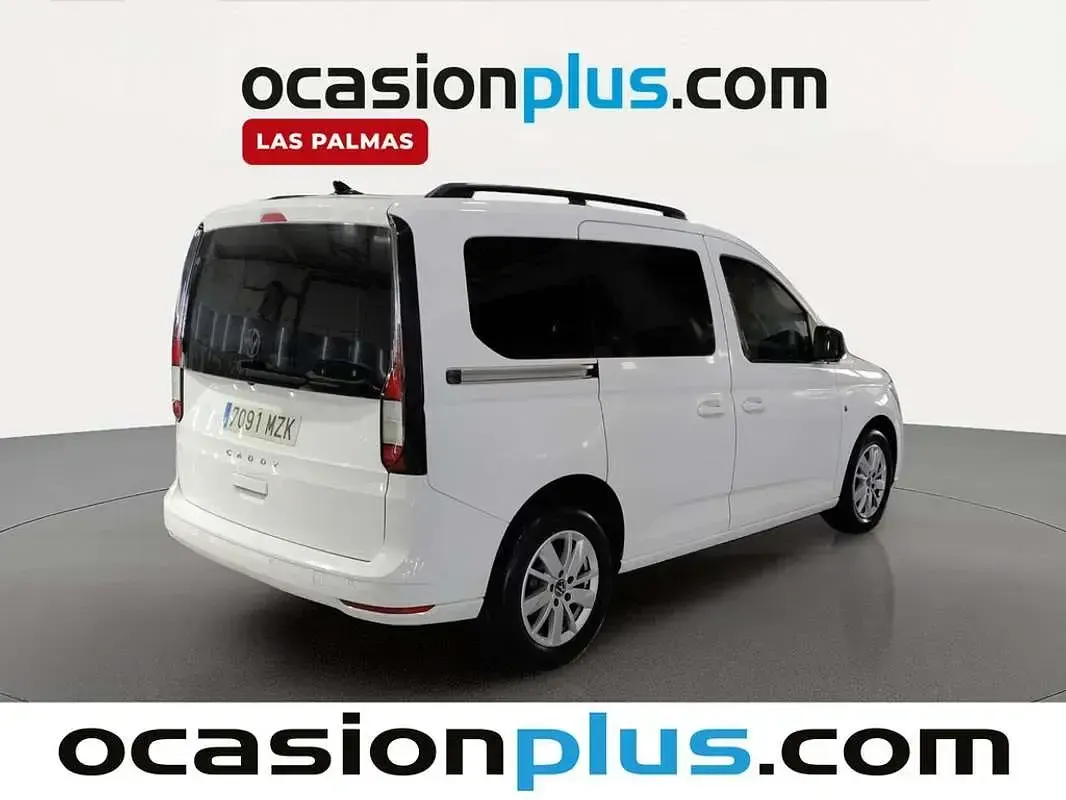 Usado VW Caddy Maxi 102 CV (75 kW) 2025 Blanco Monovolumen