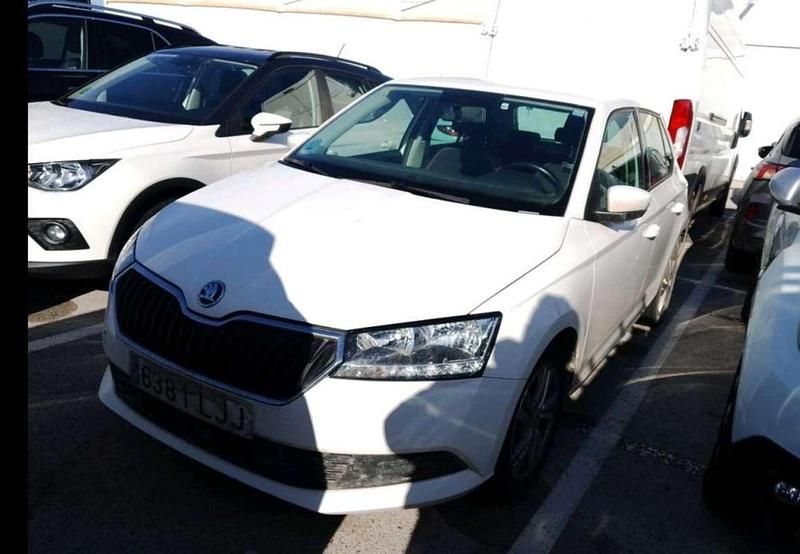 Usado Skoda Fabia Ambition 110 CV (80 kW) 2020 Blanco Familiar