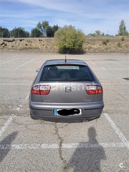 Usado Seat Leon Stella 110 CV (80 kW) 2004 Gris / plata Berlina