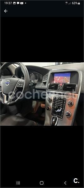 Usado Volvo XC60 R-Design Momentum 150 CV (110 kW) 2017 Negro SUV