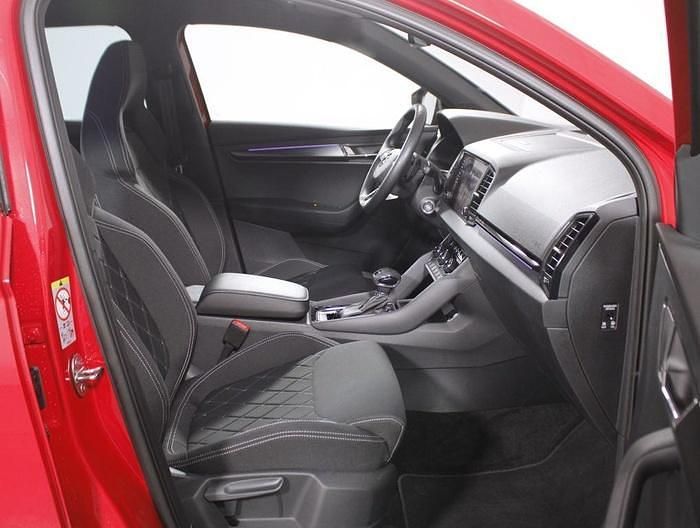 Usado Skoda Karoq SportLine 150 CV (110 kW) 2024 Rojo SUV
