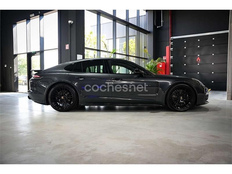 Usado Porsche Panamera 4S 560 CV (411 kW) 2021 Gris / plata Berlina