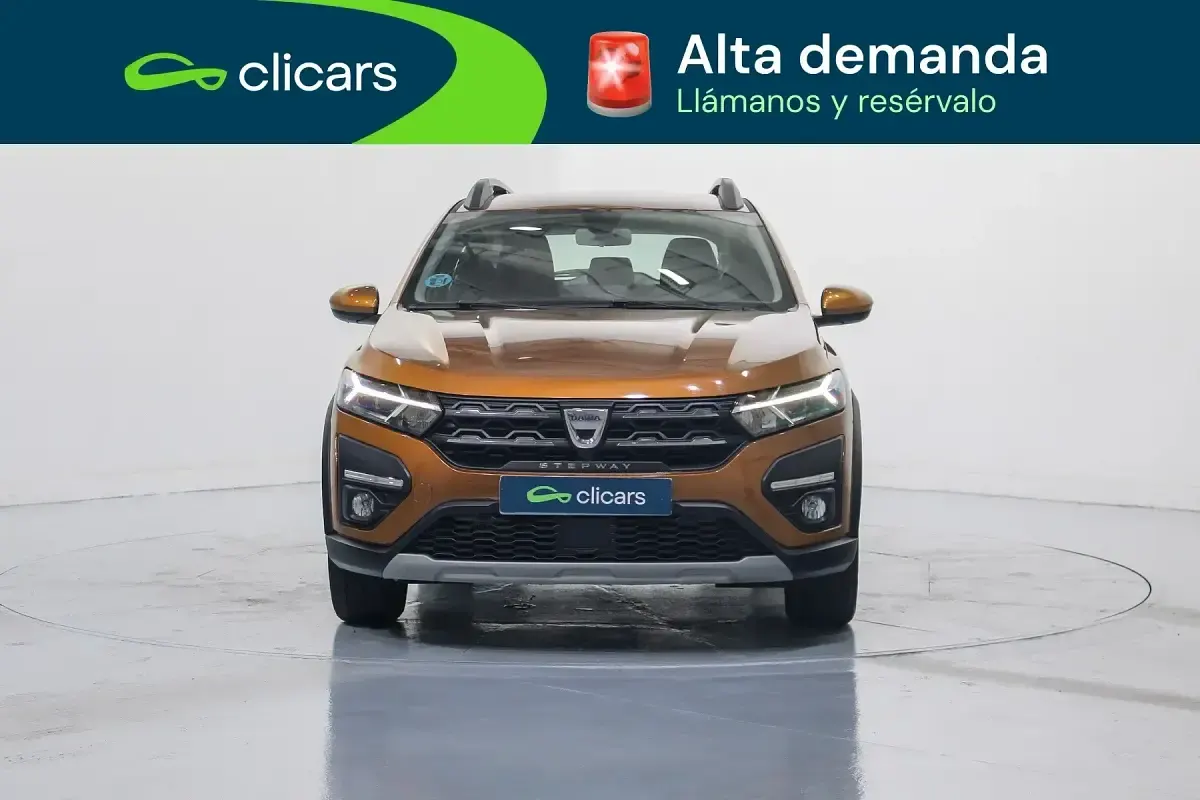 Usado Dacia Sandero Comfort 91 CV (66 kW) 2021 Marrón Berlina