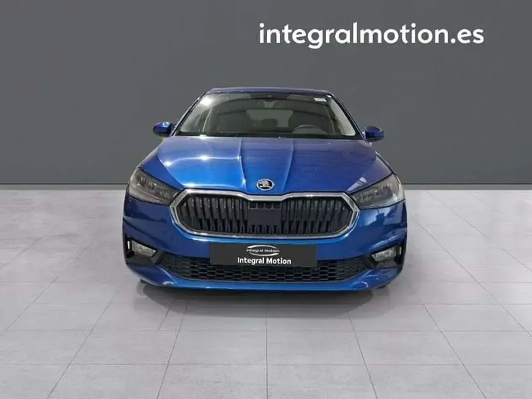 Usado Skoda Fabia Selection 95 CV (69 kW) 2025 Gris Utilitario