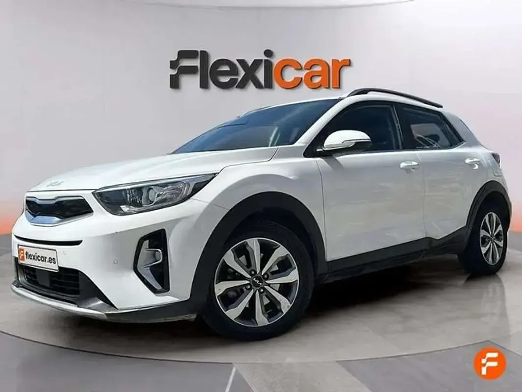 Usado Kia Stonic Plus 84 CV (61 kW) 2022 Blanco SUV