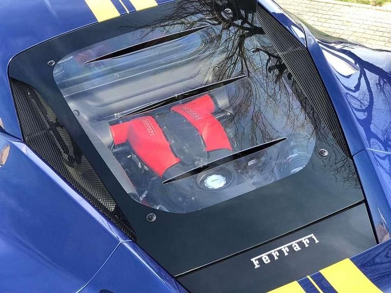 Usado Ferrari F8 721 CV (530 kW) 2021 Azul Coupe